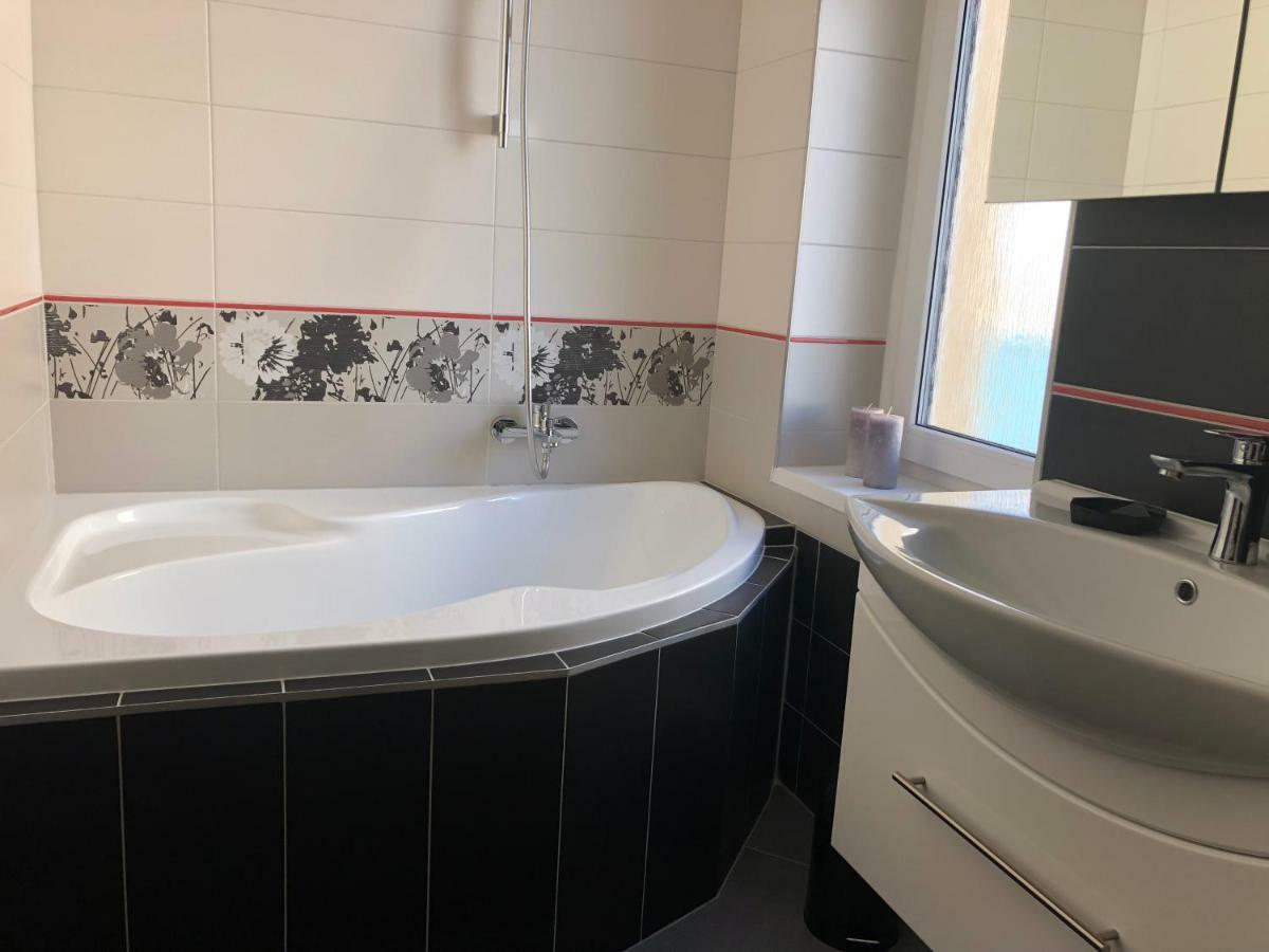 شقة Lili Apartman Mariánské Lázně المظهر الخارجي الصورة